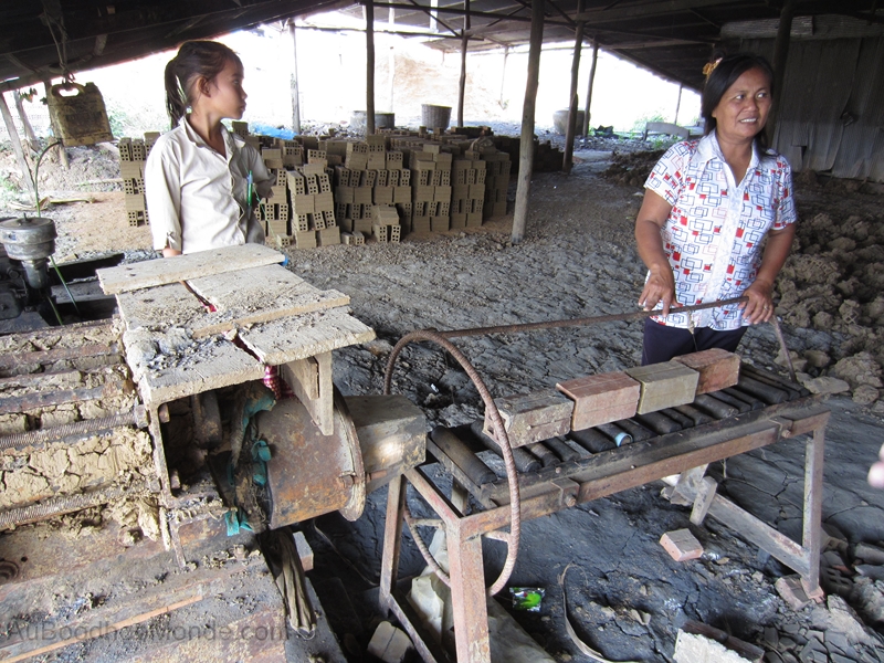 Cambodge - Fabrication briques